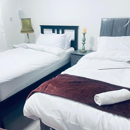 1 Bed Apartment With 2 Beds 1 Double Plus 1 Single Birmingham Zewnętrze zdjęcie