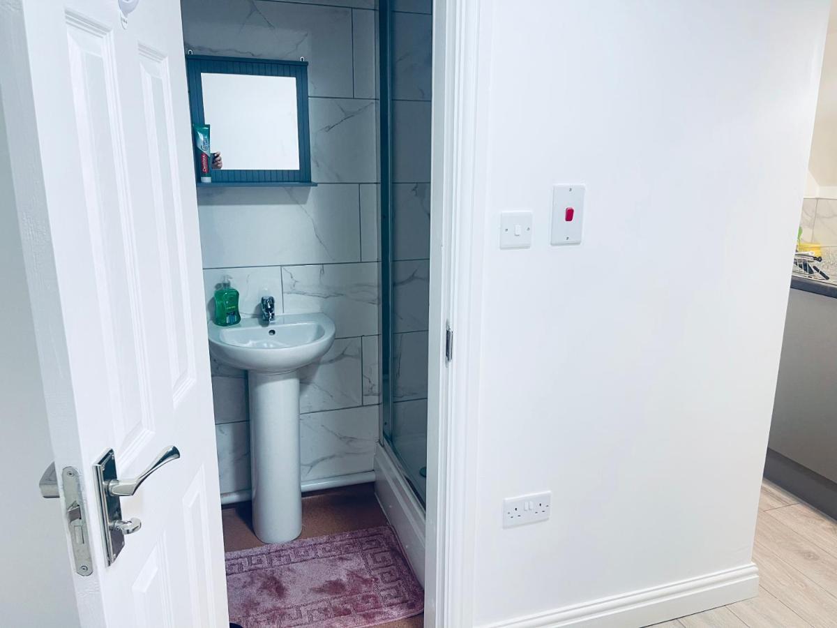 1 Bed Apartment With 2 Beds 1 Double Plus 1 Single Birmingham Zewnętrze zdjęcie