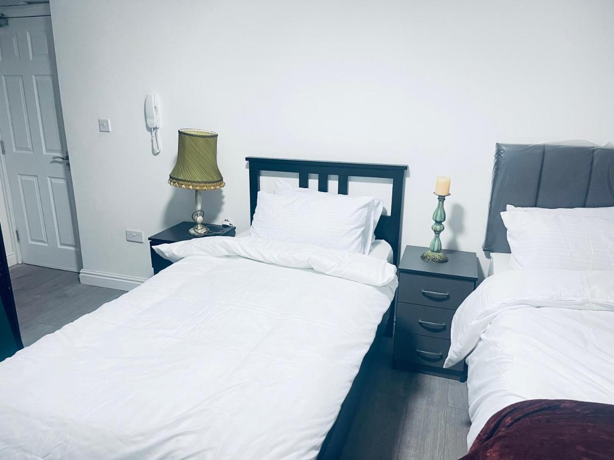 1 Bed Apartment With 2 Beds 1 Double Plus 1 Single Birmingham Zewnętrze zdjęcie